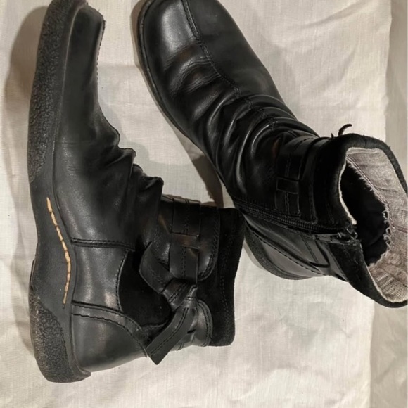 Women’s size 7 1/2 Roberto Vianni leather ankle boots - Picture 2 of 9